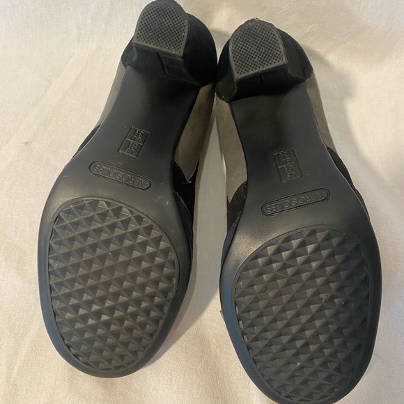 Aerosoles Dark Gray, Navy, Black Professional, 2.5" heel Size 5.5 - Picture 3 of 6